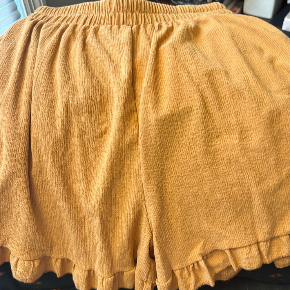 Lularoe Jude ruffle hem shorts with pockets